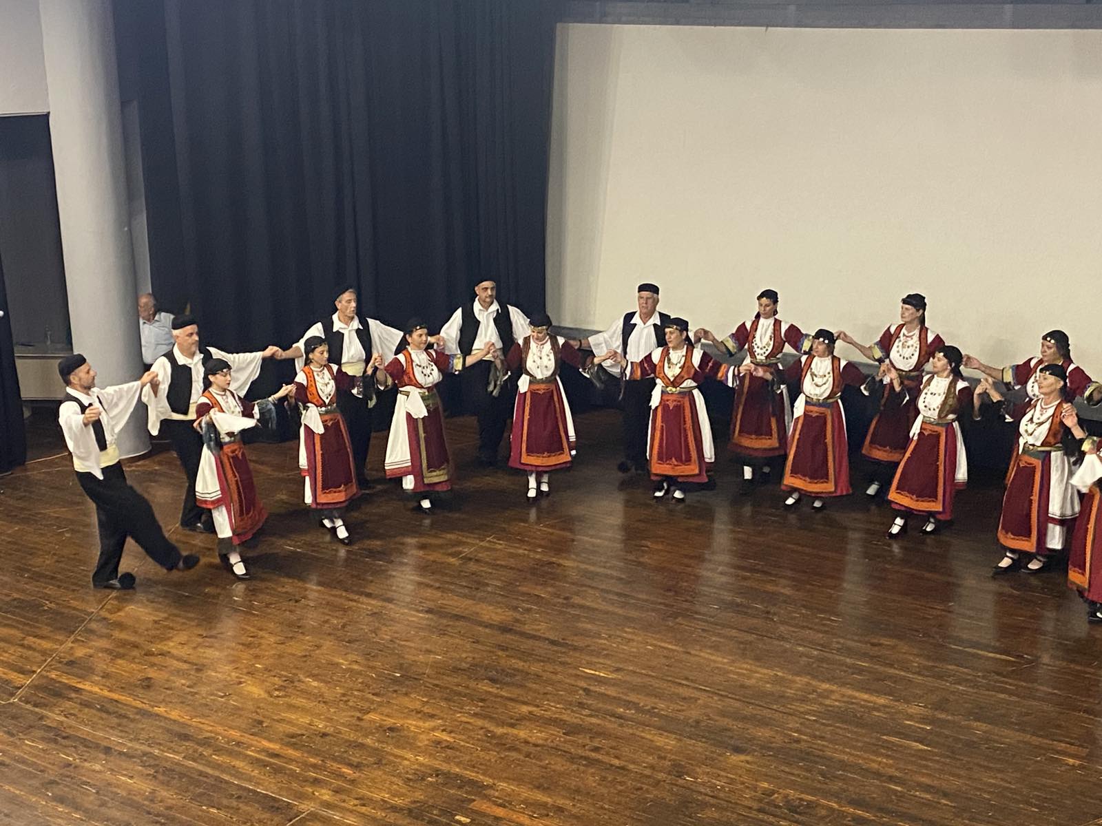 Ο Σύλλογος Θεσσαλών Μεσσηνίας στο 4ο Αντάμωμα παραδοσιακών χορών στην Καλαμάτα